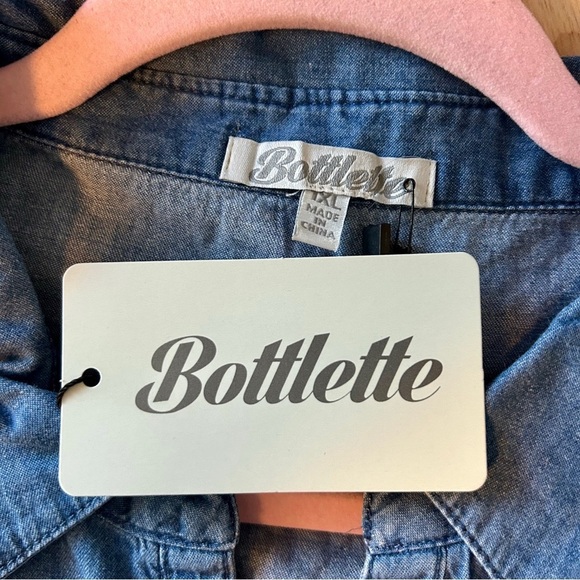 Women’s Plus Size Blue Lace-Up Denim Top - Picture 3 of 3